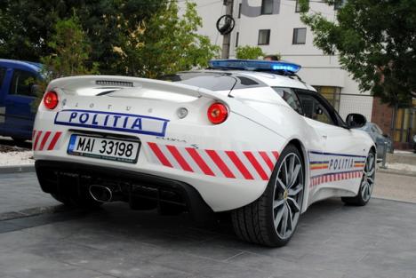 Poliţia Rutieră şi-a tras bolid de 70.000 de euro (FOTO)